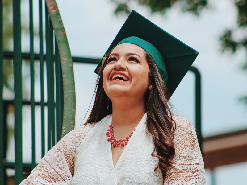 Yurt Dışında Uygun Fiyatlı  Doktora Eğitimi